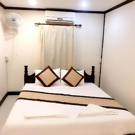 Vientiane Backpackers Hostel Екстер'єр фото
